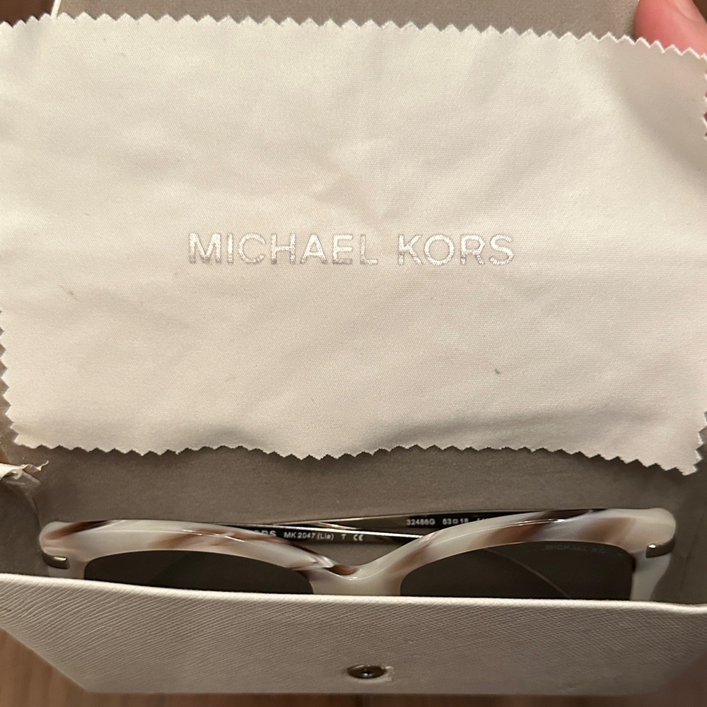 Michael Kors Marble Sunglasses with White Case - Picture 9 of 9